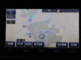 純正ナビを装備。タッチパネル式で使いやすく、お出かけもラクラクです。