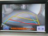 バックガイドモニターで、後方を確認しながら安心して駐車することができます。運転初心者も熟練者も必須の機能ですよ!