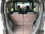 普段のお買い物や通勤、送迎等に十分な荷室スペースを確保しております。セカンドシートを倒すと、大きな荷物の積載も可能です♪