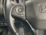 ステアリングにオーディオ操作スイッチが付いています。オーディオ画面に直接タッチしなくても操作が出来ますので、運転に集中できます。