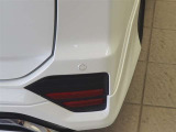 コーナーセンサーを車の前後に装備。障害物までの距離に応じて警告音を変えてお知らせ。縦列駐車時や駐車場・車庫などでの取り回しをサポートします