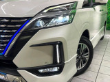 【LEDヘッドライト】悪天候や夜間走行時も良好な視界を確保し安心して運転できる高輝度LEDヘッドライトを装備!点灯速度が早く、消費電力も抑えられています。