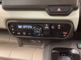 シートヒーターが付いています!寒い日に便利な装備ですね。