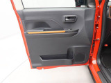 ダイハツディーラーでは「ダイハツ認定U-CAR」という基準を設け、車選びに詳しくないお客様でも「安心して選べる」をご提供しています。