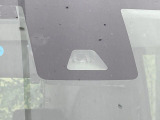 【スマートアシスト】走行中に前方の車両等を認識し、衝突しそうな時は警報とブレーキで衝突回避と被害軽減をアシスト。より安全にドライブをお楽しみいただけます。