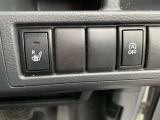 運転席にはシートヒーターが装備されております。