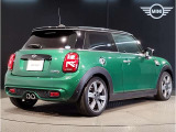 MINIのお車は、&ldquo;駆け抜ける歓び&rdquo;を体現しております。走行の安定性とコーナリングの良さを追求し、思い通りにハンドルの操作可能です。