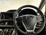 先進性と高級感あふれるコックピットを演出。誰がハンドルを握っても運転しやすい、開放的な視界が魅力です☆