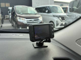 万が一の瞬間も、純正ドラレコで安心。事故やトラブル、あおり運転の記録をしっかり残してくれるから、後の手続きもスムーズに。ナビ画面に映像表示が出来るので、その場で状況確認も出来て便利です♪