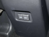 USBポート付きですので携帯等の充電もできます。