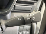 【オートハイビーム】夜間の安全走行に役立つ便利な機能!先行車や対向車を検知し、ハイビームとロービームを切り替えてくれます♪
