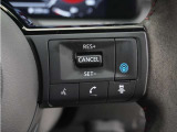 ◆アダプティブクルーズコントロール◆予め設定した車速内でクルマが自動的に加減速。前走車との適切な車間距離を維持しながら追従走行します。