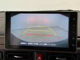 【バックモニター】駐車には欠かせないバックカメラを装備!カラーで後方をモニタリング。安全でゆとりのある駐車をサポートします。