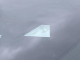 走行中に前方の車両等を認識し、衝突しそうな時は警報とブレーキで衝突回避と被害軽減をアシスト。より安全にドライブをお楽しみいただけます。