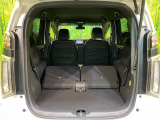 普段のお買い物や通勤、送迎等に十分な荷室スペースを確保しております。セカンドシートを倒すと、大きな荷物の積載も可能です♪