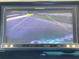 バックモニター付きで、車庫入れやバック時の後方確認をサポート。