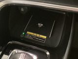 スマートフォンの充電ができるワイヤレス充電器が付いてます☆