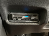 ハンドルの左下にETCがついています。高速道路の料金所の通過も楽々です。 カードの取り出しもしやすい場所についています。