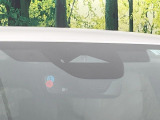 【i-ACTIVESENSE】走行中に前方の車両等を認識し、衝突しそうな時は警報とブレーキで衝突回避と被害軽減をアシスト。より安全にドライブをお楽しみいただけます。