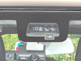 【スズキ セーフティサポート】走行中に前方の車両等を認識し、衝突しそうな時は警報とブレーキで衝突回避と被害軽減をアシスト。より安全にドライブをお楽しみいただけます。