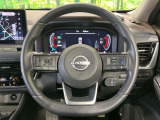【純正革巻きステアリング】上質な革を使用することで、手にしっかり馴染みとても運転しやすいハンドルです♪