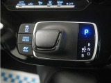 スムーズな操作で快適に運転を楽しめるよう、シフトポジションを電動で制御するエレクトロシフトマチックを採用。スマートなシフト操作を実現します。