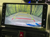【バックカメラ】駐車時に後方がリアルタイム映像で確認できます。大型商業施設や立体駐車場での駐車時や、夜間のバック時に大活躍!運転スキルに関わらず、今や必須となった装備のひとつです!