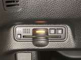 ハンドルの左下にETCがついています。高速道路の料金所の通過も楽々です。 カードの取り出しもしやすい場所についています。