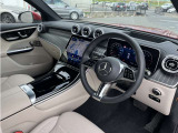 中古車だけではなく、新車も多岐にわたり、正規輸入車販売を行っております。全国選りすぐりの仕入ネットワークの中からあなたにピッタリのお車を探します!【お問い合わせ電話番号072-461-1411】