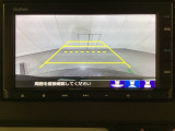 バックでの車庫入れも安心です! リアカメラが付いているバックモニター付のナビを装備しております。操作線もついており距離感も画面から確認できます。