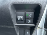 [ VSA (ABS+TCS+横すべり抑制) ]すべりやすい道や、障害物・割り込み車を避けるため急ハンドルを切った時に起こりがちなクルマの姿勢の乱れを抑制し、運転にゆとりをもたらします。