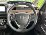 【車線維持支援システム】高速道路走行時、車線からはみ出しそうな時にステアリングを制御。より安心・安全な運転をサポートしてくれます!