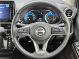 プロパイロット、高速道路でのドライバーの負担を軽減し、アクセル、ブレーキ、ハンドルの操作をクルマがアシスト。長距離移動のドライバーの疲労が軽減されます。快適な高速ドライブが楽しめます。
