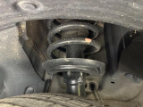 お車を安心してお乗りいただく為には、足回りの定期点検が欠かせません。サービスサポート(有償保証)では無料点検もご提供しており、安心のカーライフをお過ごしいただけるサポート体制が整っています。