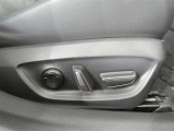 運転席パワーシート搭載。微妙な調整が手軽にでき、ピッタリのポジションで運転することが可能です。