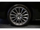 メルセデスの認定中古車「サーティファイドカー」では、万一お車が故障した場合も、ご購入後1年間もしくは2年間※は走行距離にかかわらずメルセデス・ベンツ正規サービスネットワークで無料修理いたします