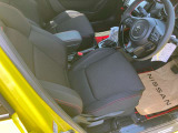 ゆったりとくつろげる運転席です。