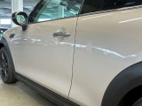 MINI自動車保険をご存知でしょか?万が一の事故の際、当社とMINI保険を引受している国内大手損保会社と連携して迅速に対応いたします。長期保険もお取り扱いしております。是非お話させてください。