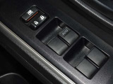 電動格納式ドアミラー・パワーウインドウを装備しています。