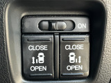 【パワースライドドアスイッチ】運転席から、後部座席の開け閉めが可能なボタンです!ワンプッシュで作動するので、手が塞がっている人などサポートに便利ですね♪