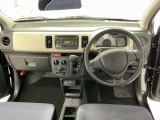 【前方視界】開放的な前方視界!運転がしやすく疲れにくいです♪窓が大きく、見通しがとっても良いおクルマですよ♪