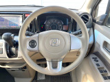【ステアリングスイッチ】運転中、前方から目線をそらすことなく、オーディオ等の操作が可能な便利機能!安心&快適なドライブを演出してくれます♪