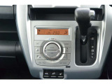 AUTOエアコンで簡単操作ができます。運転席シートヒーター付きで冬場も快適。