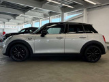 BMW・MINIの厳しい試験を突破したメカニックが多数在籍しております。ご購入後の納車前整備をしっかりいたします。楽しいMINIライフをお過ごしください。