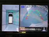 アラウンドビューモニターで車庫入れも空から見ている様に駐車できラクラクです。