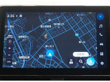 ディスプレイオーディオ(コネクティッドナビ対応)PLUS搭載。T-Connectご契約で2028年4月まで無償で利用できるナビ(期限到来後は有償)と、解約後も利用できる車載ナビが搭載されています。