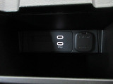 便利な充電用USBジャックも付いています☆周辺機器の充電にご利用頂けます☆