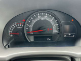 見やすいスピードメーターです。走行距離はこちらで確認できます。