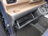 当社は購入後のアフターケアを大切にしております。納車後、1ヶ月無料点検、半年ごとにあんしん点検、12ヶ月法定点検の誘致をします。また車検までの点検をセットにした『ワンダフルパスポート』を販売中です。