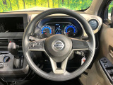インテリアに合わせたデザインのステアリングは、運転される方のことも考え、運転しやすい形状、大きさです。是非一度、実際に触ってお確かめください。